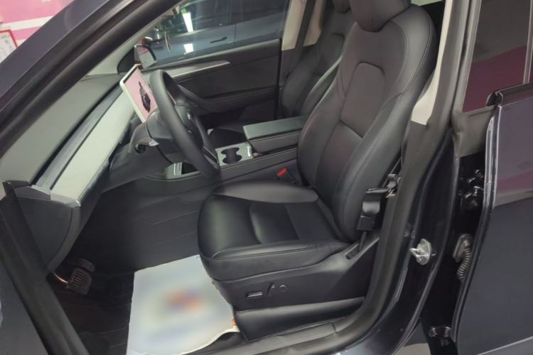 Used Tesla Model Y 2024 Rear-Wheel-Drive Version Left Front Seat