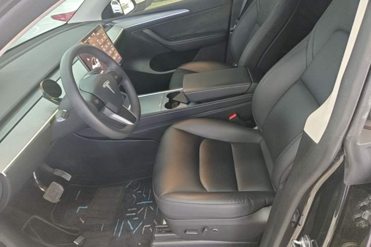 Used Tesla Model Y 2024 Rear-Wheel-Drive Version Left Front Seat