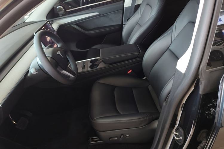 Used Tesla Model Y 2024 Rear-Wheel-Drive Version Left Front Seat