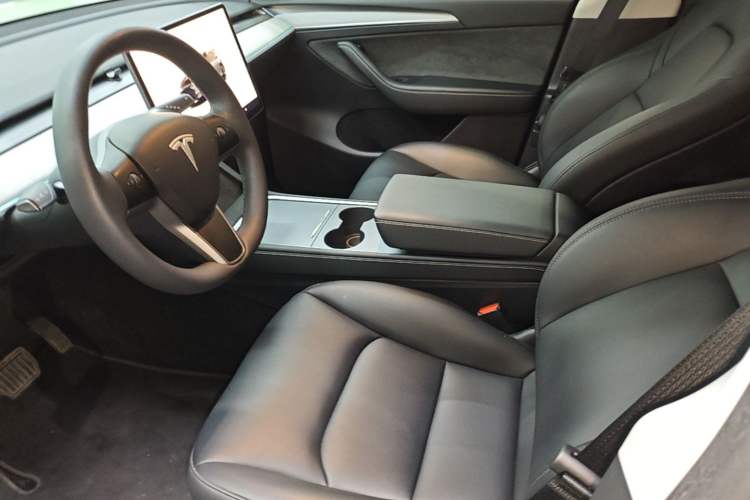 Used Tesla Model Y 2024 Rear-Wheel-Drive Version Left Front Seat