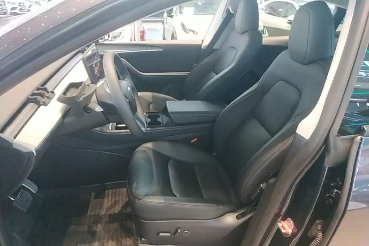 Used Tesla Model Y 2024 Rear-Wheel-Drive Version Left Front Seat
