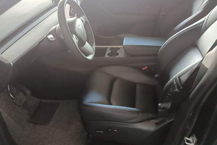 Used Tesla Model Y 2024 Rear-Wheel-Drive Version Left Front Seat
