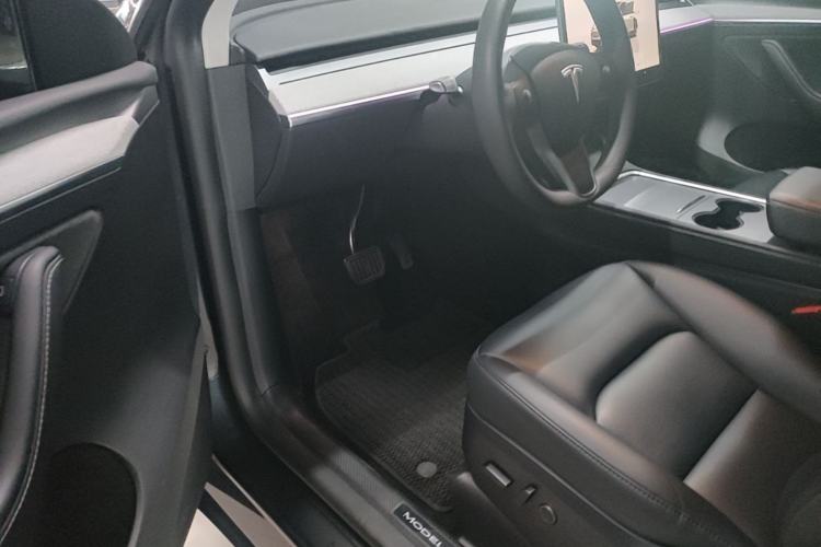 Used Tesla Model Y 2024 Rear-Wheel-Drive Version Left Front Seat