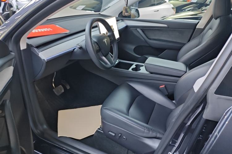 Used Tesla Model Y 2024 Rear-Wheel-Drive Version Left Front Seat