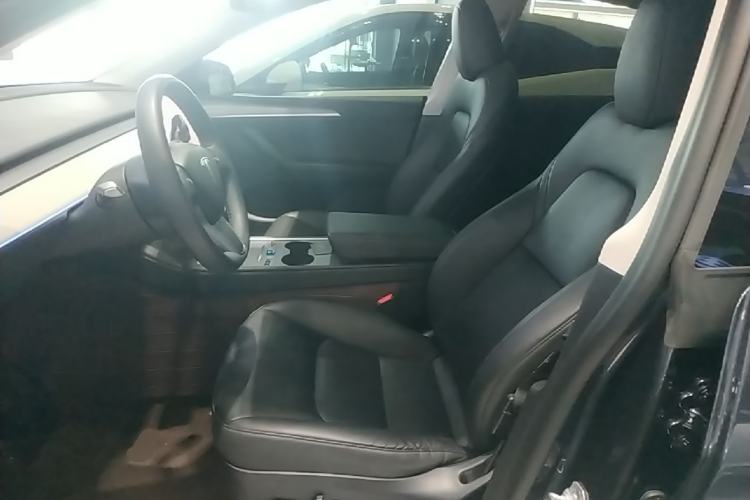 Used Tesla Model Y 2024 Rear-Wheel-Drive Version Left Front Seat