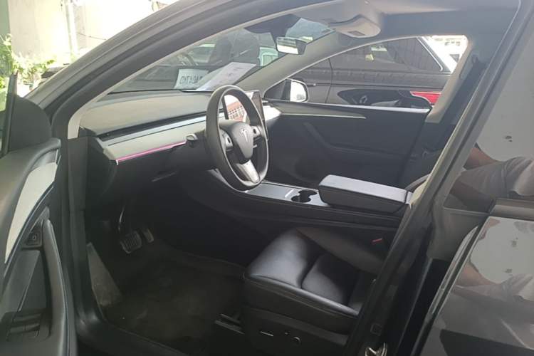 Used Tesla Model Y 2024 Rear-Wheel-Drive Version Left Front Seat