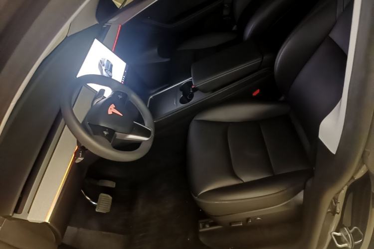 Used Tesla Model Y 2024 Rear-Wheel-Drive Version Left Front Seat