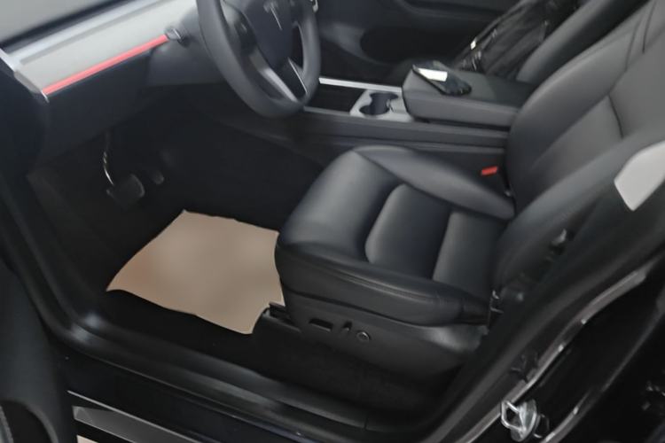 Used Tesla Model Y 2024 Rear-Wheel-Drive Version Left Front Seat