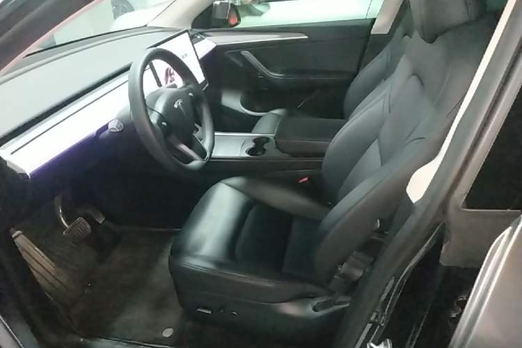 Used Tesla Model Y 2024 Rear-Wheel-Drive Version Left Front Seat