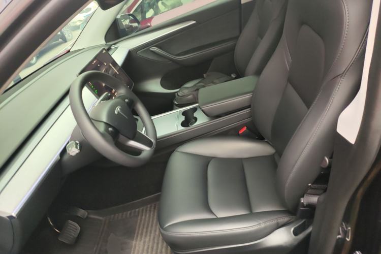 Used Tesla Model Y 2024 Rear-Wheel-Drive Version Left Front Seat