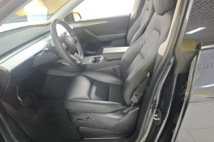 Used Tesla Model Y 2024 Rear-Wheel-Drive Version Left Front Seat