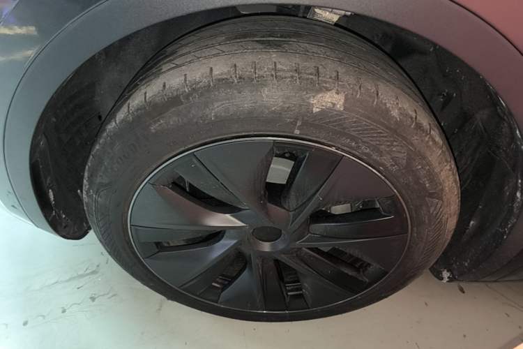 Used Tesla Model Y 2024 Rear-Wheel-Drive Version Left Front Wheel Hub