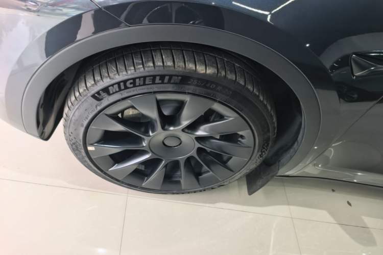 Used Tesla Model Y 2024 Rear-Wheel-Drive Version Left Front Wheel Hub