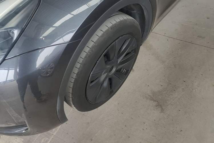 Used Tesla Model Y 2024 Rear-Wheel-Drive Version Left Front Wheel Hub