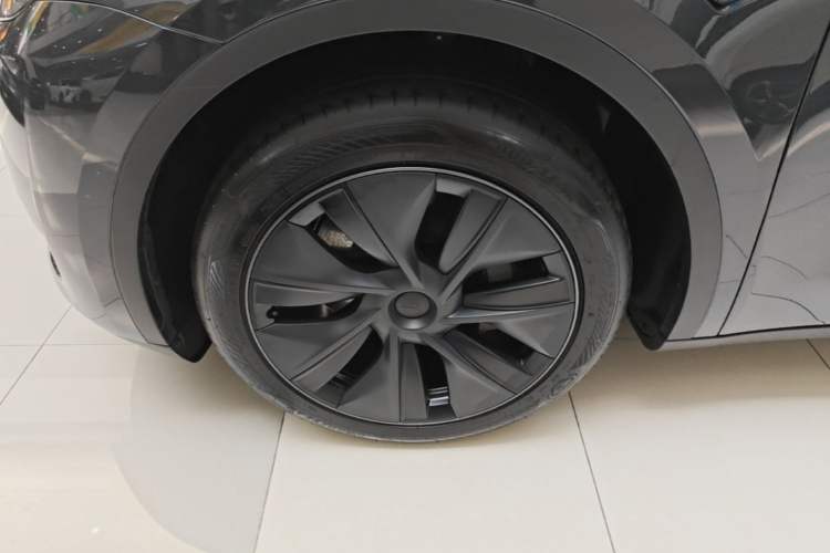 Used Tesla Model Y 2024 Rear-Wheel-Drive Version Left Front Wheel Hub