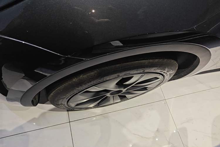 Used Tesla Model Y 2024 Rear-Wheel-Drive Version Left Front Wheel Hub