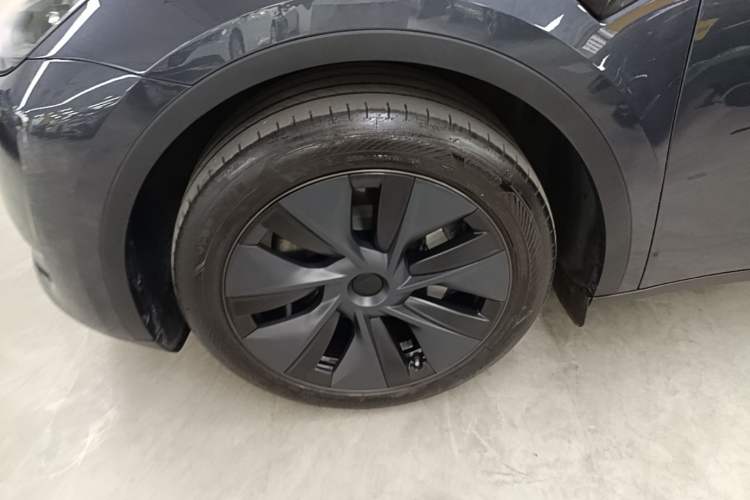 Used Tesla Model Y 2024 Rear-Wheel-Drive Version Left Front Wheel Hub