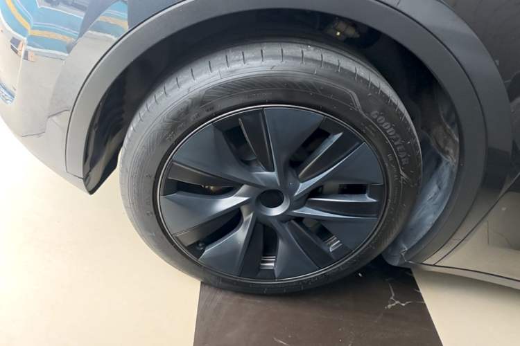 Used Tesla Model Y 2024 Rear-Wheel-Drive Version Left Front Wheel Hub