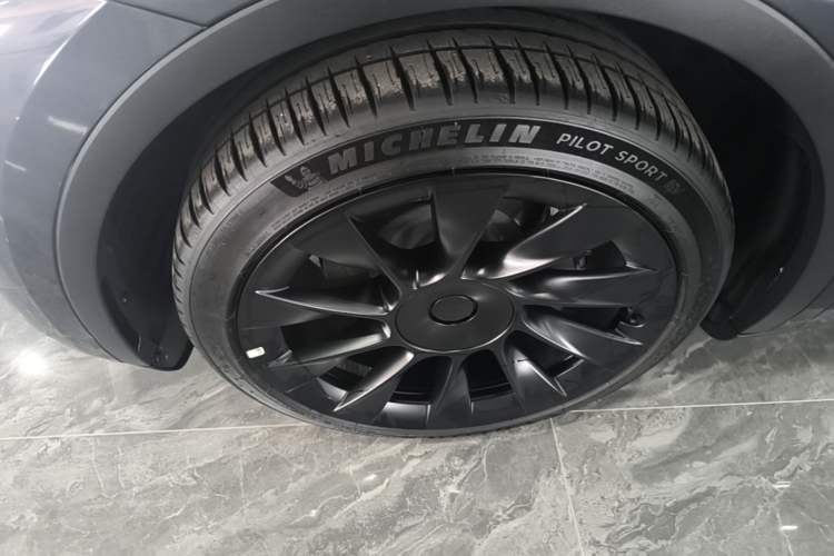 Used Tesla Model Y 2024 Rear-Wheel-Drive Version Left Front Wheel Hub