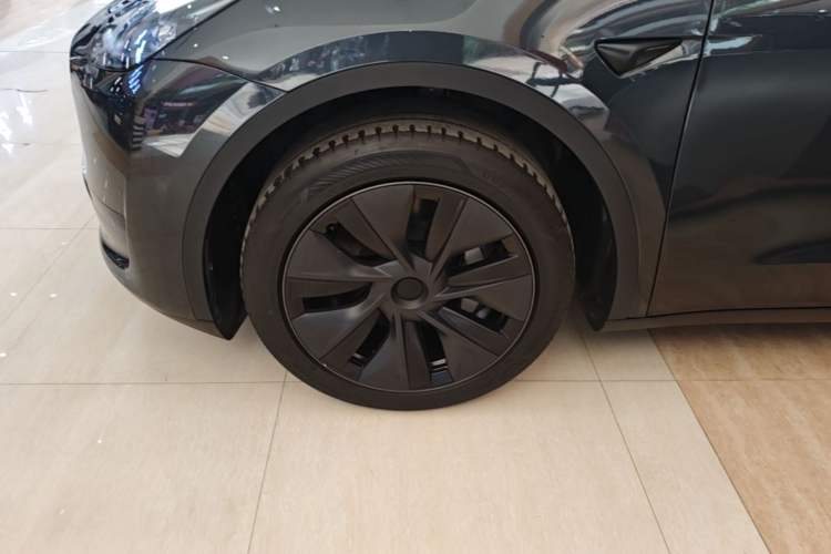 Used Tesla Model Y 2024 Rear-Wheel-Drive Version Left Front Wheel Hub