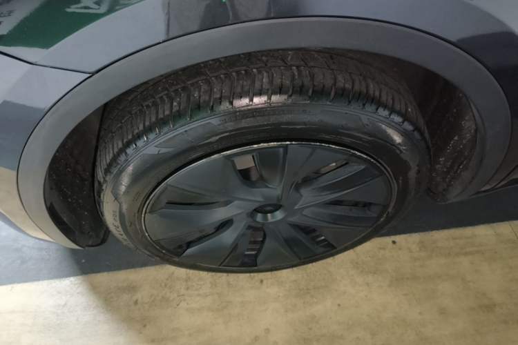 Used Tesla Model Y 2024 Rear-Wheel-Drive Version Left Front Wheel Hub