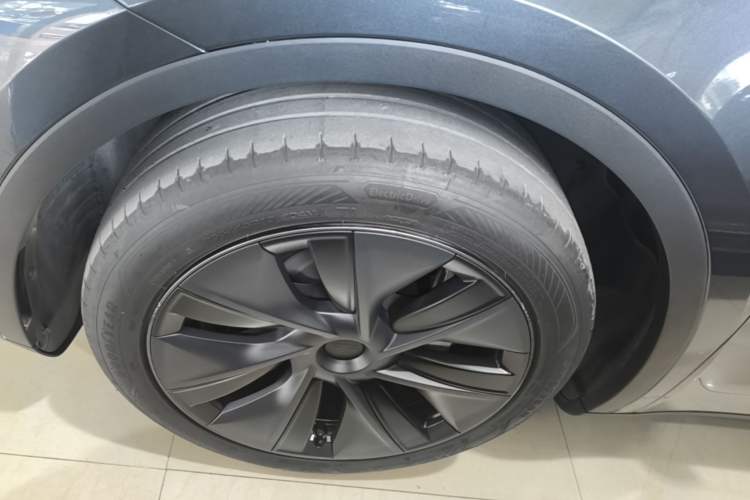 Used Tesla Model Y 2024 Rear-Wheel-Drive Version Left Front Wheel Hub