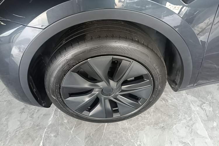 Used Tesla Model Y 2024 Rear-Wheel-Drive Version Left Front Wheel Hub