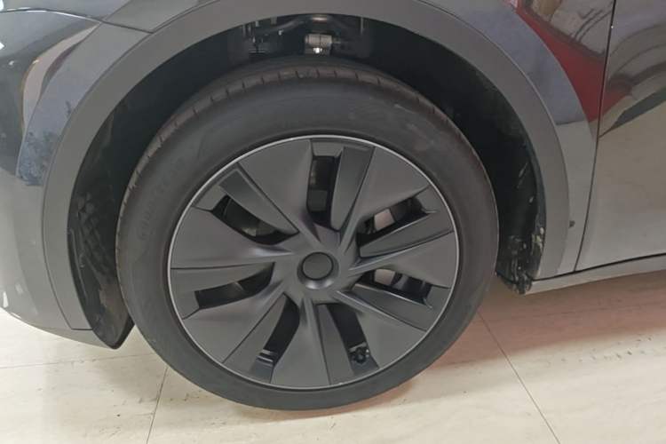 Used Tesla Model Y 2024 Rear-Wheel-Drive Version Left Front Wheel Hub