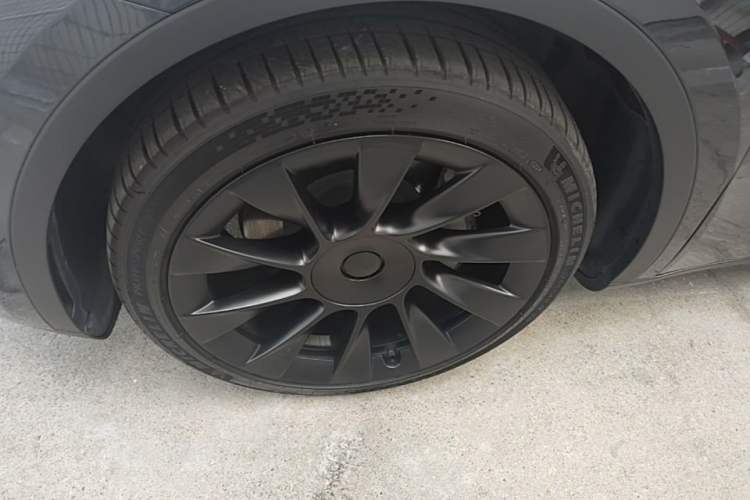 Used Tesla Model Y 2024 Rear-Wheel-Drive Version Left Front Wheel Hub
