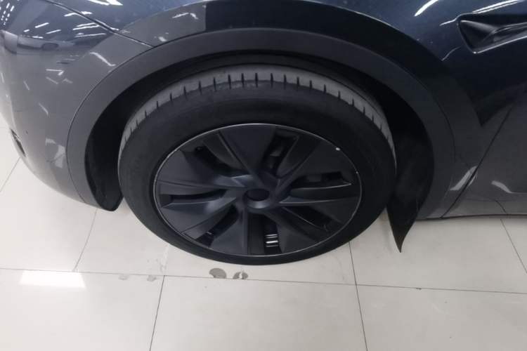 Used Tesla Model Y 2024 Rear-Wheel-Drive Version Left Front Wheel Hub