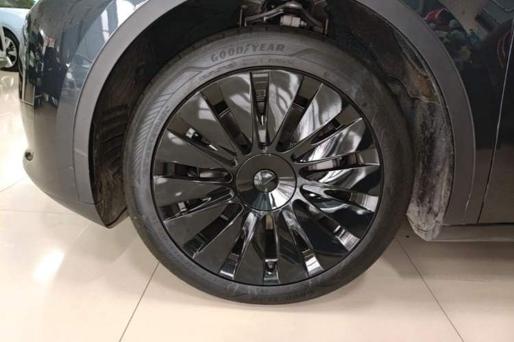 Used Tesla Model Y 2024 Rear-Wheel-Drive Version Left Front Wheel Hub