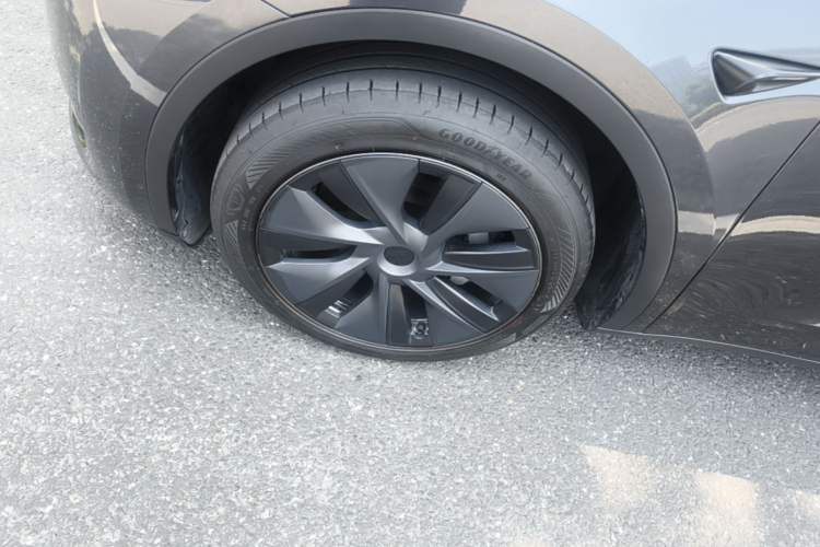 Used Tesla Model Y 2024 Rear-Wheel-Drive Version Left Front Wheel Hub