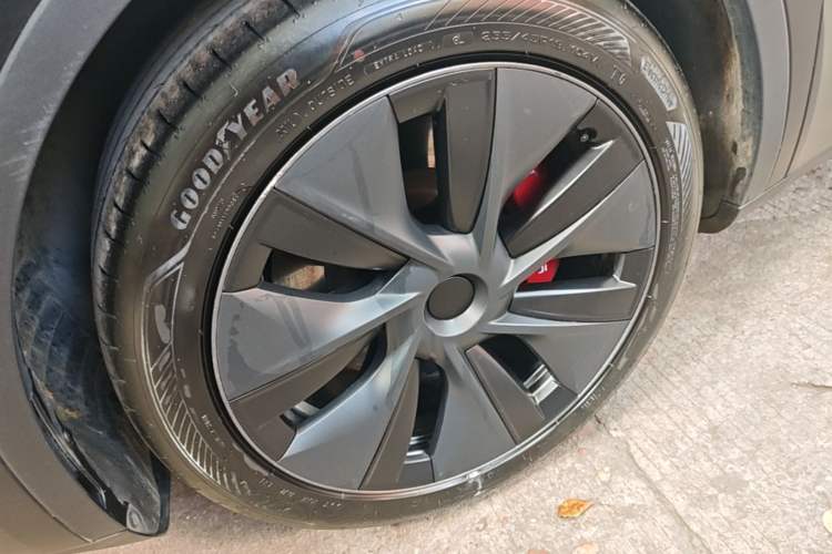 Used Tesla Model Y 2024 Rear-Wheel-Drive Version Left Front Wheel Hub