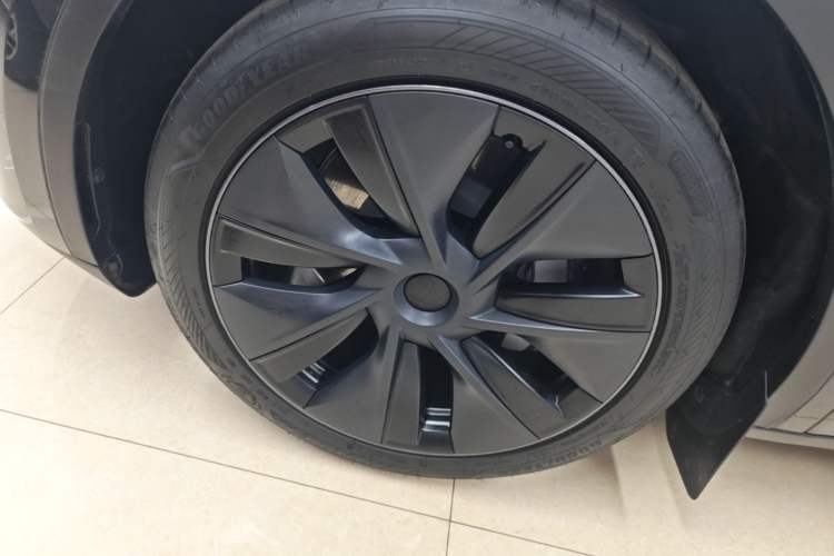 Used Tesla Model Y 2024 Rear-Wheel-Drive Version Left Front Wheel Hub