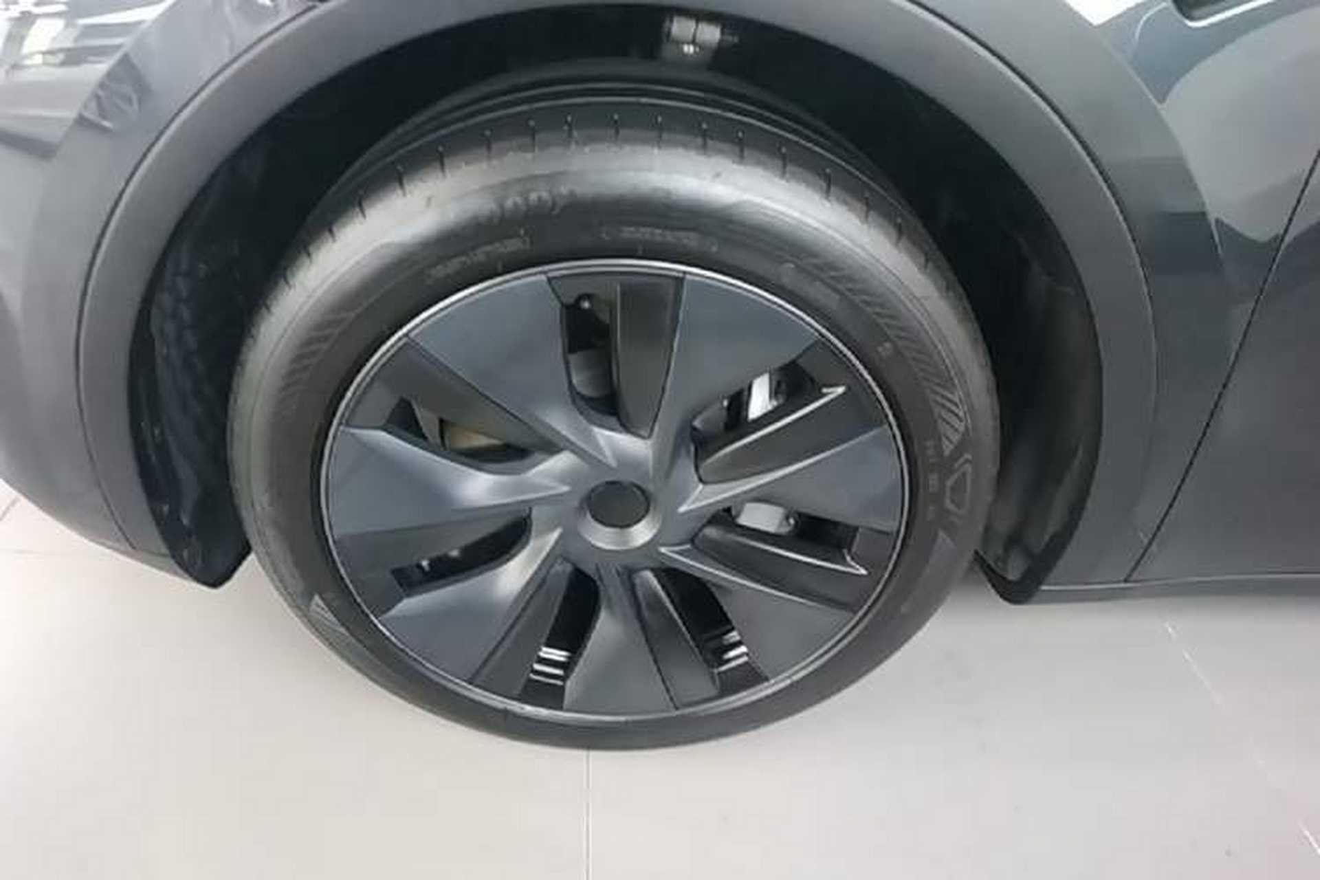 Used Tesla Model Y 2024 Rear-Wheel-Drive Version Left Front Wheel Hub