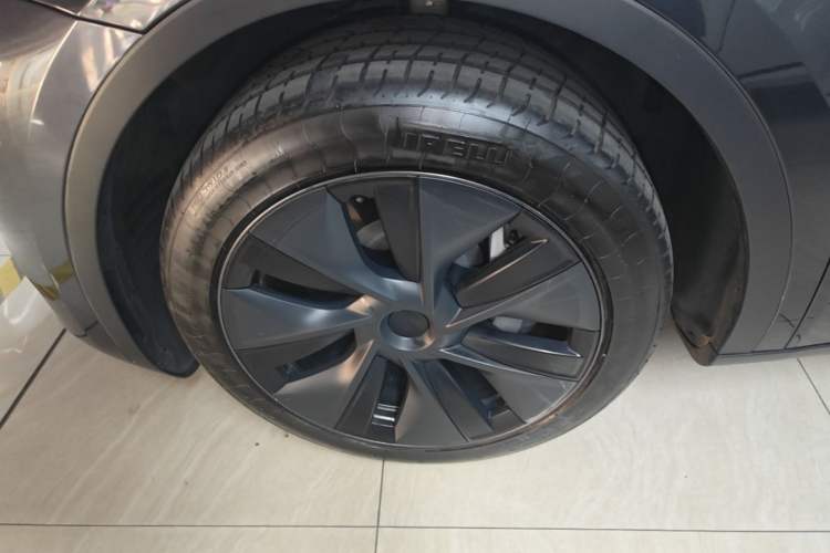 Used Tesla Model Y 2024 Rear-Wheel-Drive Version Left Front Wheel Hub