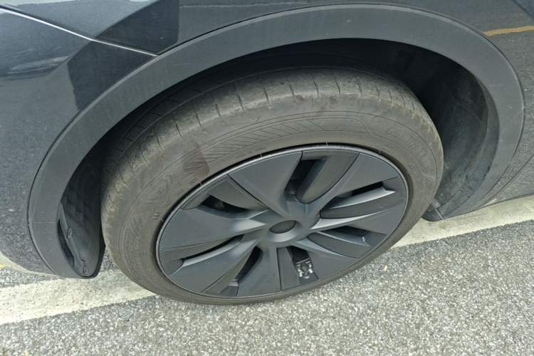 Used Tesla Model Y 2024 Rear-Wheel-Drive Version Left Front Wheel Hub