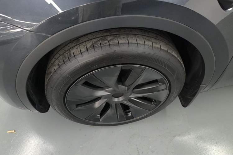 Used Tesla Model Y 2024 Rear-Wheel-Drive Version Left Front Wheel Hub