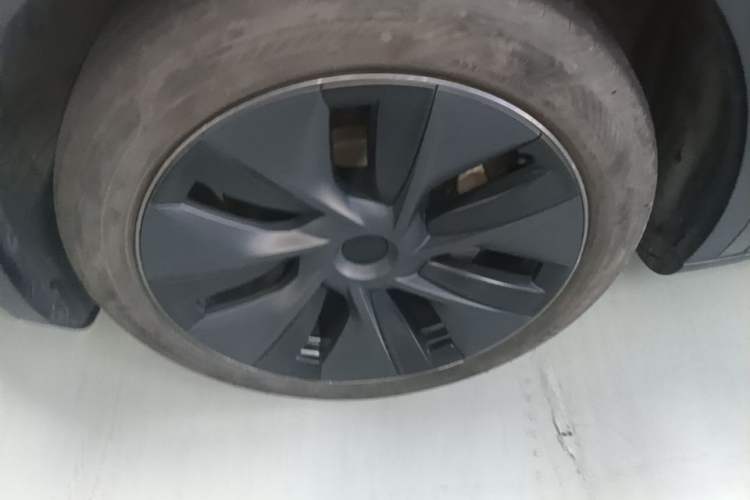 Used Tesla Model Y 2024 Rear-Wheel-Drive Version Left Front Wheel Hub