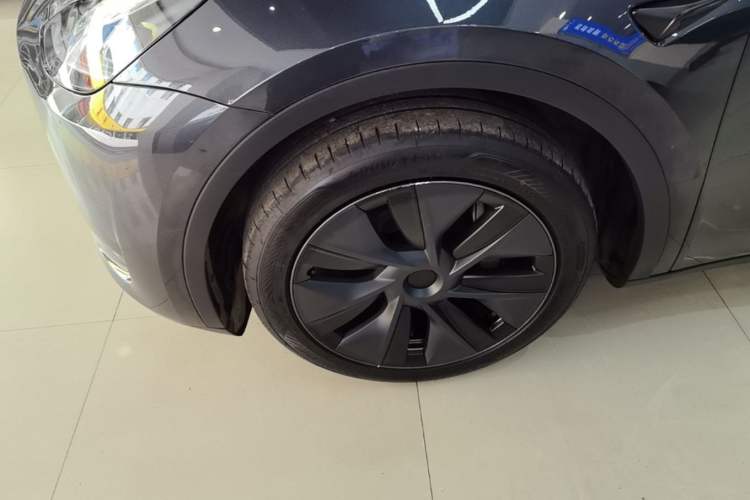 Used Tesla Model Y 2024 Rear-Wheel-Drive Version Left Front Wheel Hub