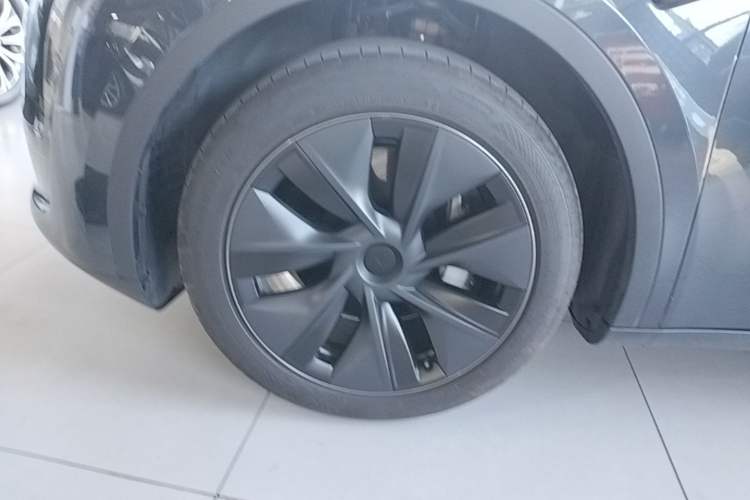 Used Tesla Model Y 2024 Rear-Wheel-Drive Version Left Front Wheel Hub