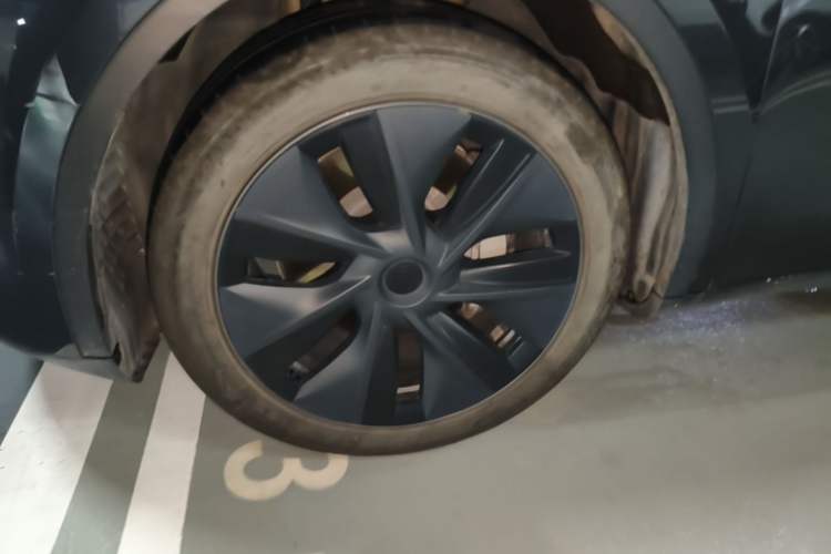 Used Tesla Model Y 2024 Rear-Wheel-Drive Version Left Front Wheel Hub