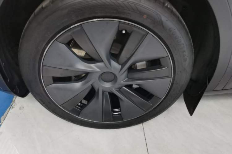 Used Tesla Model Y 2024 Rear-Wheel-Drive Version Left Front Wheel Hub