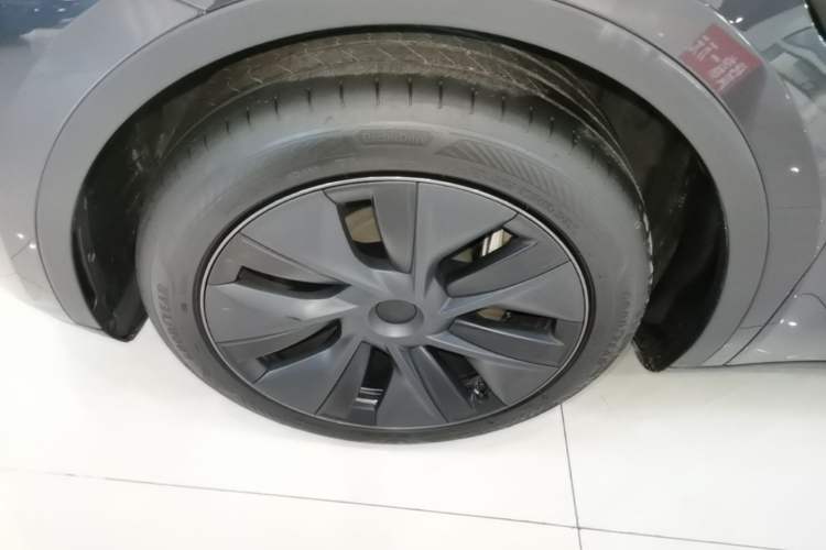 Used Tesla Model Y 2024 Rear-Wheel-Drive Version Left Front Wheel Hub
