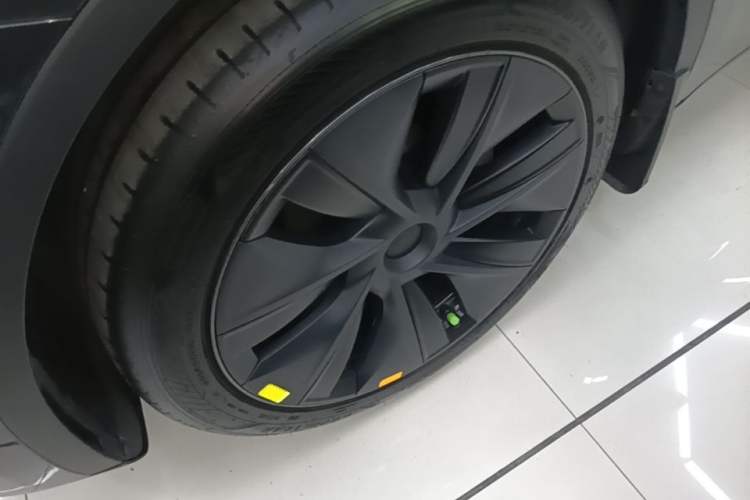 Used Tesla Model Y 2024 Rear-Wheel-Drive Version Left Front Wheel Hub
