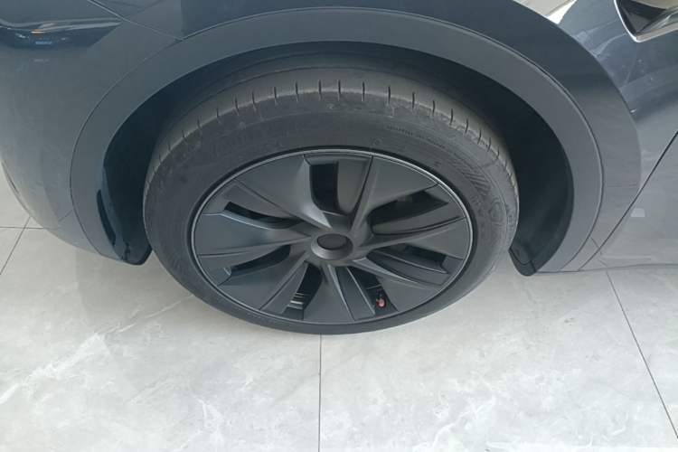 Used Tesla Model Y 2024 Rear-Wheel-Drive Version Left Front Wheel Hub