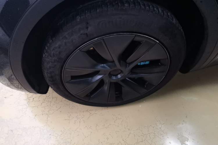 Used Tesla Model Y 2024 Rear-Wheel-Drive Version Left Front Wheel Hub