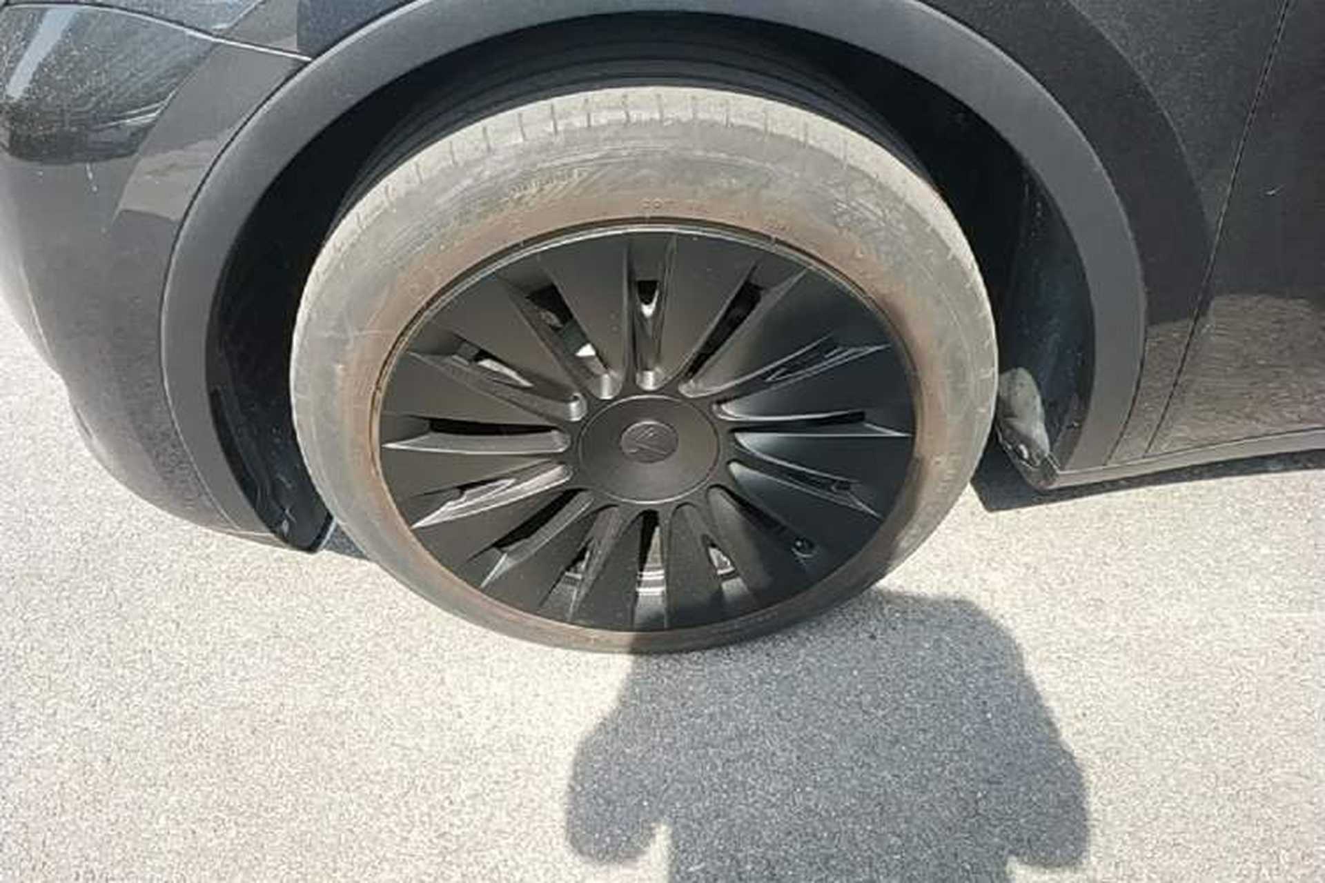 Used Tesla Model Y 2024 Rear-Wheel-Drive Version Left Front Wheel Hub
