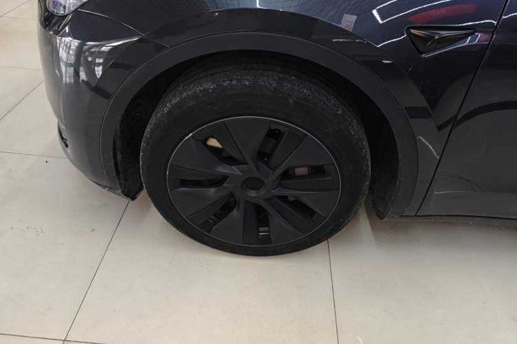 Used Tesla Model Y 2024 Rear-Wheel-Drive Version Left Front Wheel Hub