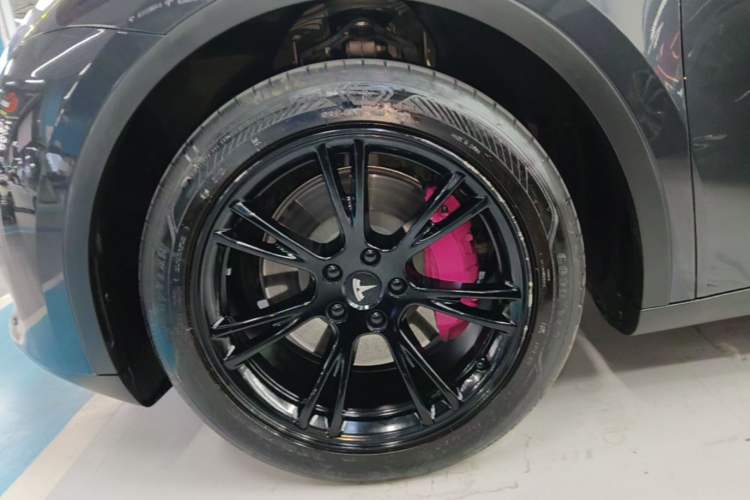 Used Tesla Model Y 2024 Rear-Wheel-Drive Version Left Front Wheel Hub